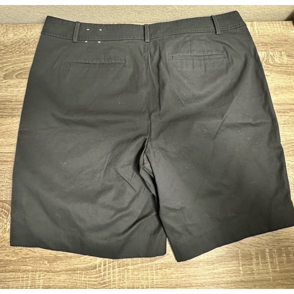 Talbots Women's Black Perfect Short Size 18 - Picture 2 of 7